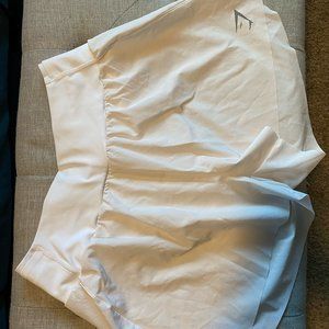 Gymshark Workout Shorts Medium White Loose-Fitting with Lining